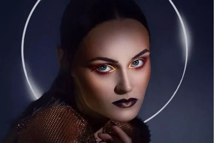 秋冬超适合温油不夸张眼妆,秋冬灵动眼妆给人干净清透的感觉