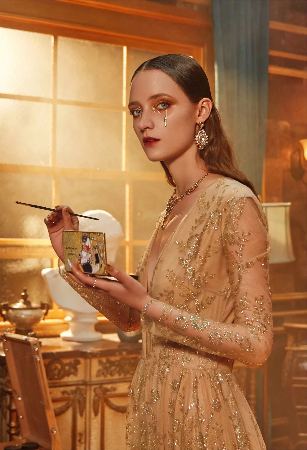 秋冬超适合温油不夸张眼妆,秋冬灵动眼妆给人干净清透的感觉