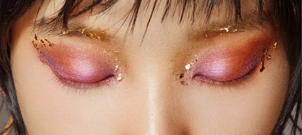 秋冬超适合温油不夸张眼妆,秋冬灵动眼妆给人干净清透的感觉