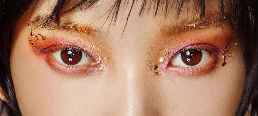 秋冬超适合温油不夸张眼妆,秋冬灵动眼妆给人干净清透的感觉