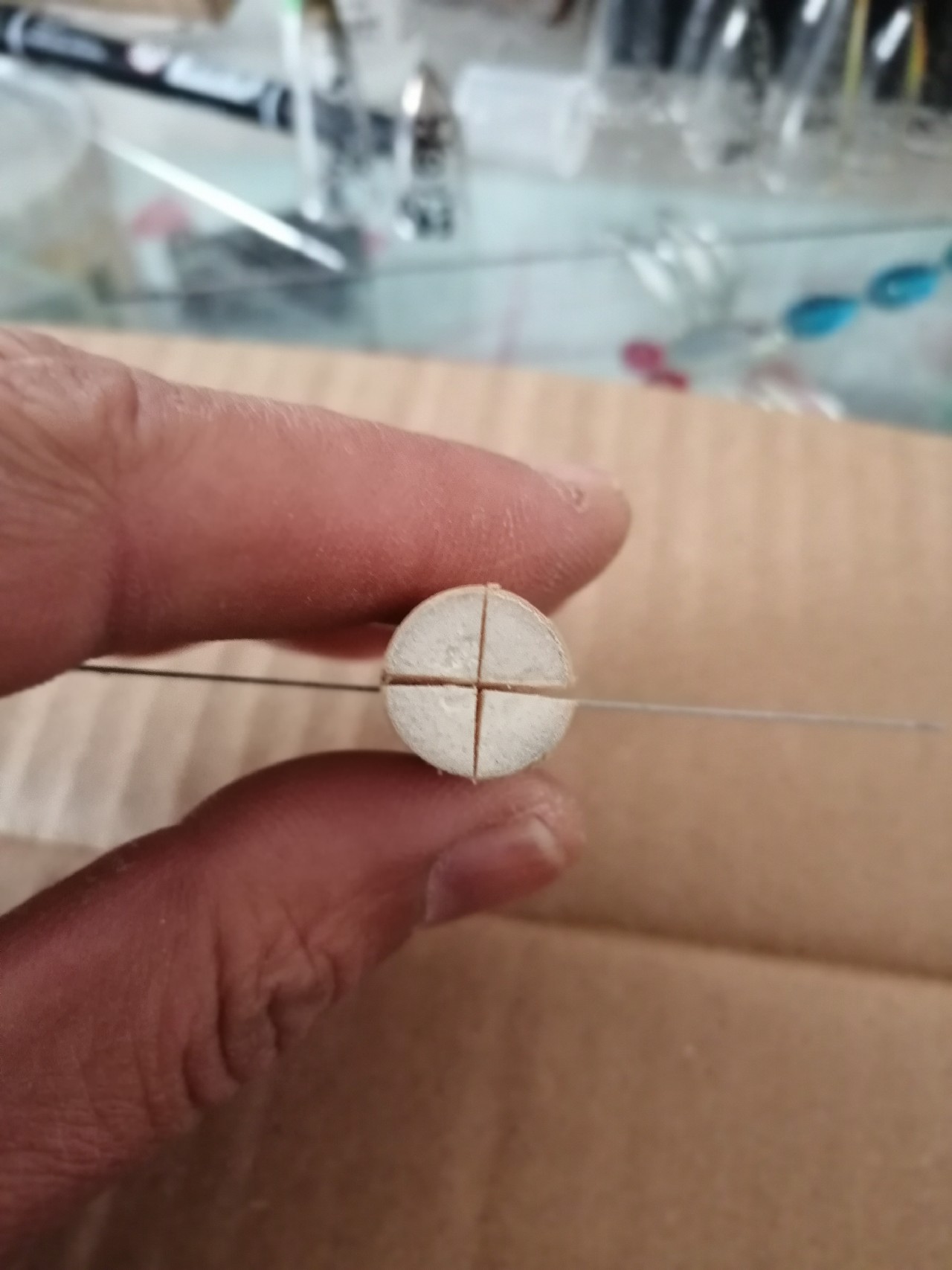 手工芦苇漂制作工具,手工制作的野钓电子漂怎么做