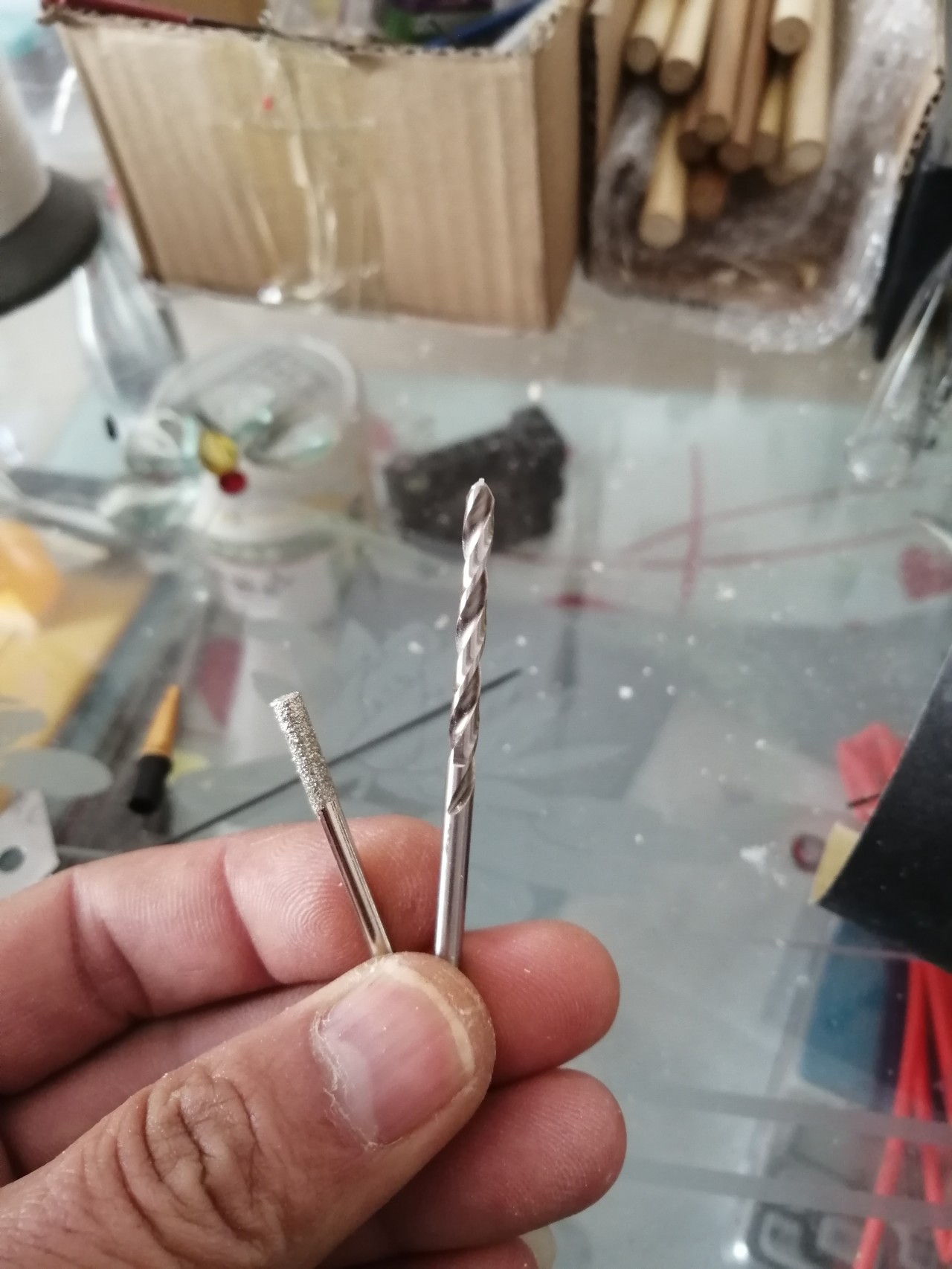 手工芦苇漂制作工具,手工制作的野钓电子漂怎么做