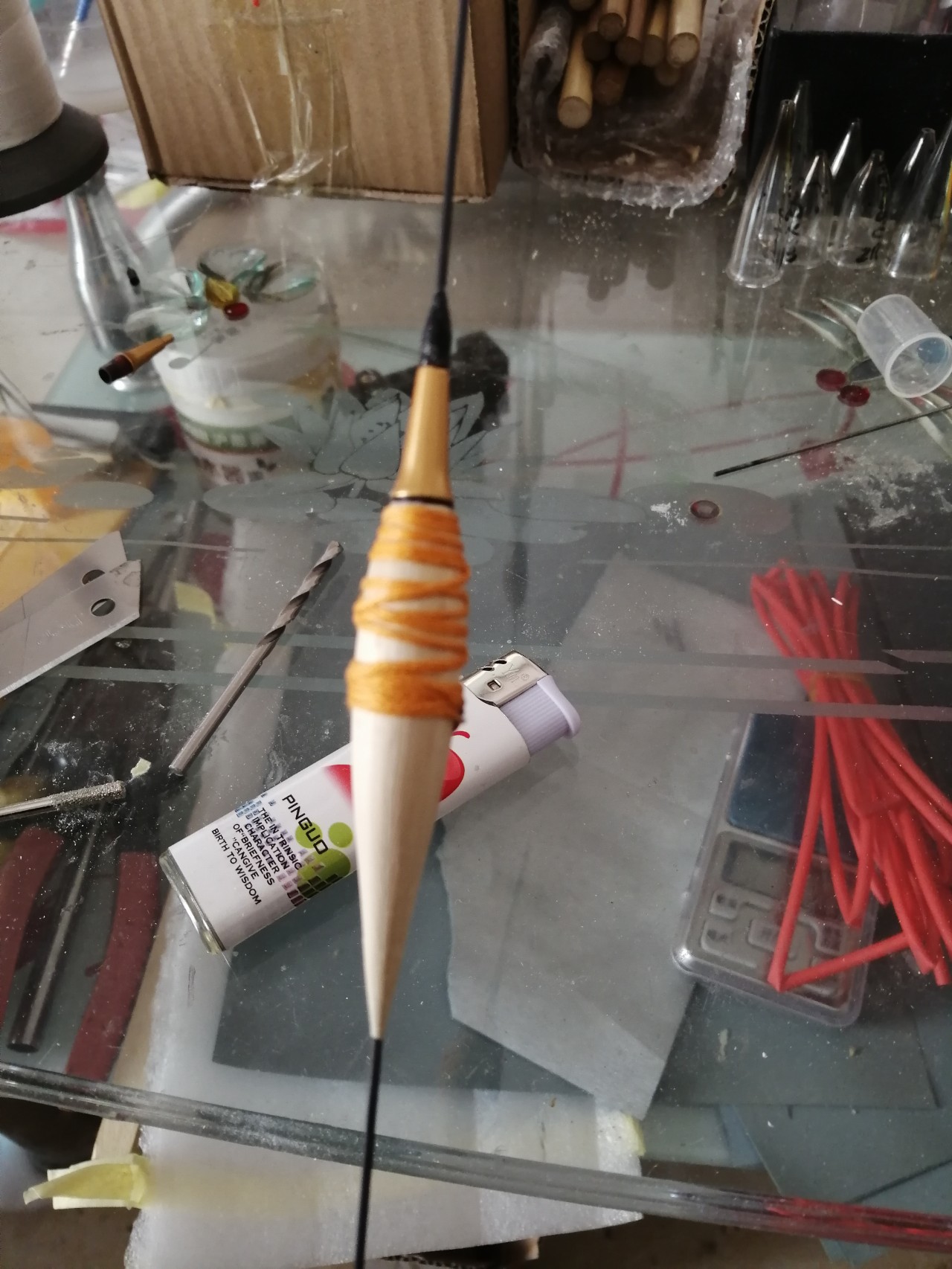 手工芦苇漂制作工具,手工制作的野钓电子漂怎么做