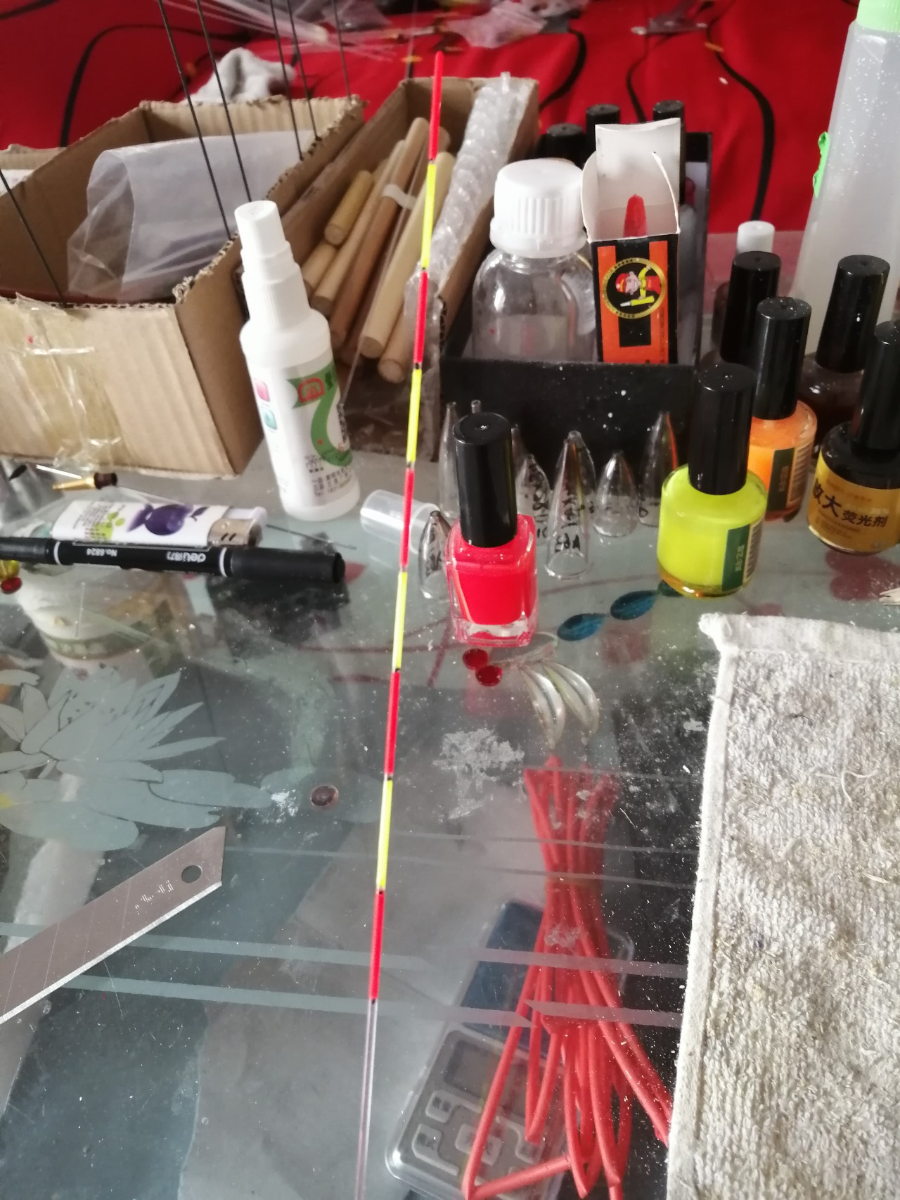 手工芦苇漂制作工具,手工制作的野钓电子漂怎么做