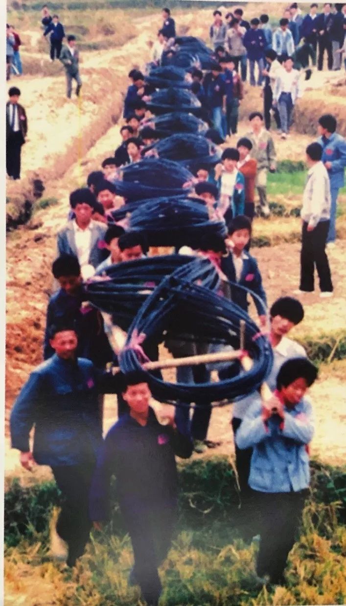见证70年风雨历程老照片,中国电信70年代老照片