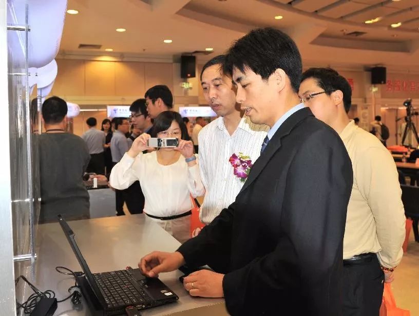 见证70年风雨历程老照片,中国电信70年代老照片