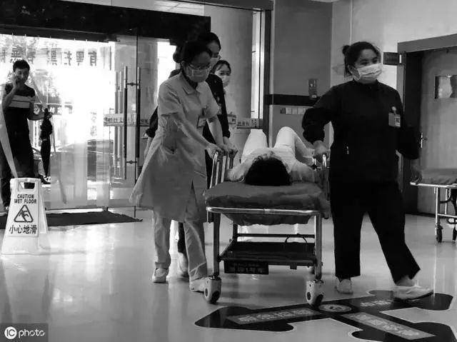 咳嗽半年了后检查得了肺癌,一直咳嗽不停癌早期症状