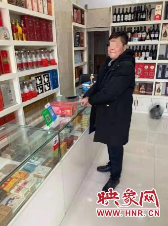 女子女扮男装卖酒,女扮男装带女儿诈骗