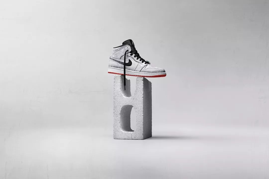 倪妮泳装“湿身”撩人；陈冠希“炒鞋”引群架；无印良品搞装修