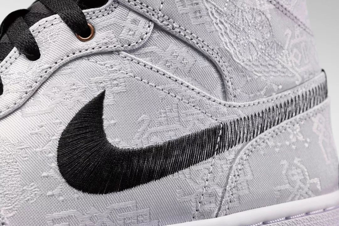 倪妮泳装“湿身”撩人；陈冠希“炒鞋”引群架；无印良品搞装修