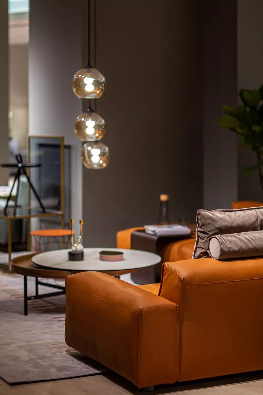 转角沙发简约风格,从舒适的转角沙发到生活中的艺术