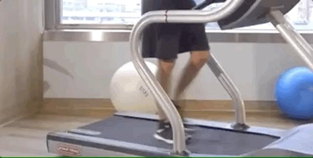 跑步机一步一步教使用方法,不伤膝盖的跑步机怎么使用