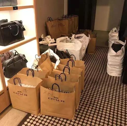 跨境电商转行直播电商怎么样,转型直播电商成功案例