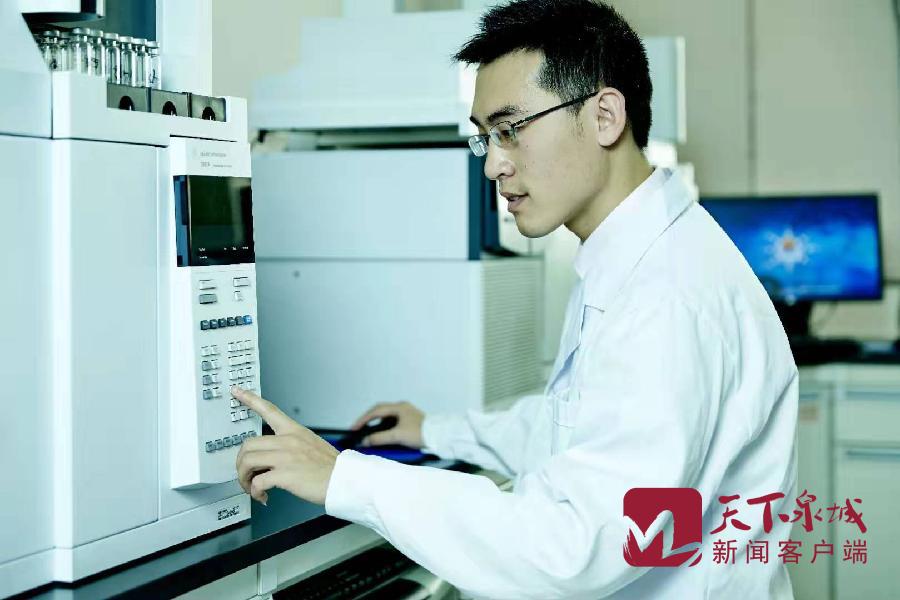 名企名品看济南｜国内首个贝伐珠单抗生物类似药获批上市！齐鲁制药十年磨一剑，背后有哪些故事？