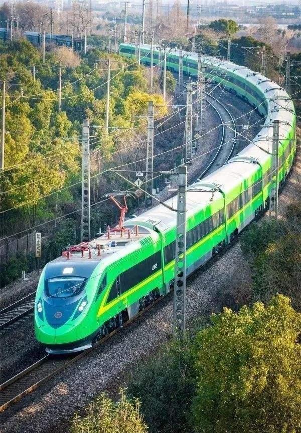 今年春运网上订票几月份开始,春节假期提醒春运车票预售期调整