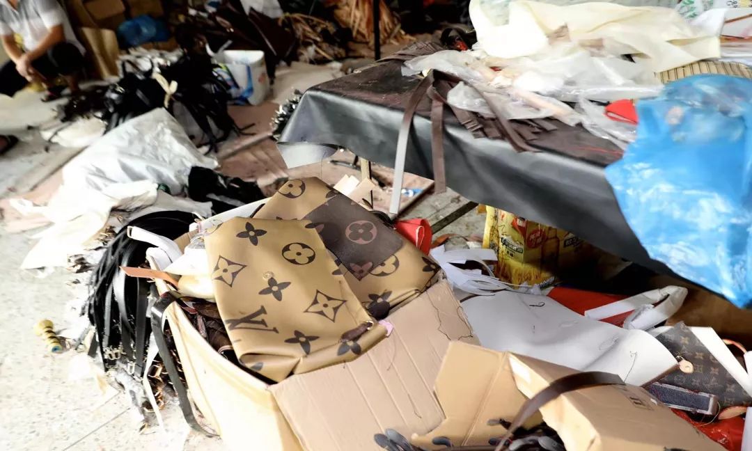 burberry围巾是什么档次,淘宝上1000多的burberry围巾