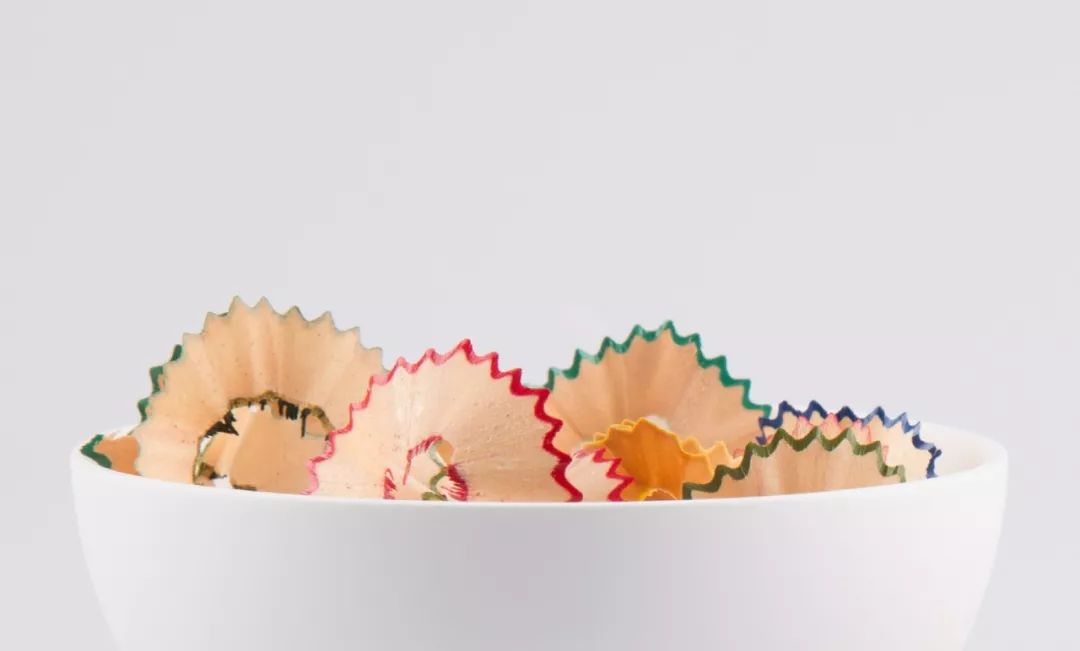 这个遥控器叫“挤粉刺”，按的时候就像我们在挤自己的青春痘