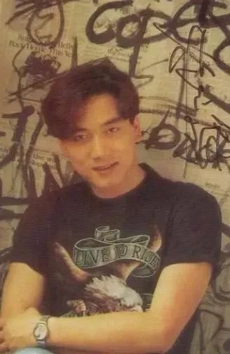 闲置自行车卖出10万天价,这个过气明星究竟多有钱?