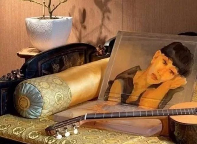 闲置自行车卖出10万天价，这个过气明星究竟多有钱？