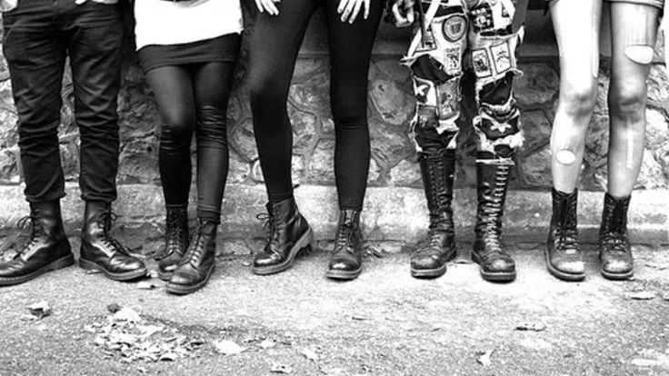 2020年最火的黑色马丁靴,2022年马丁靴还会流行吗