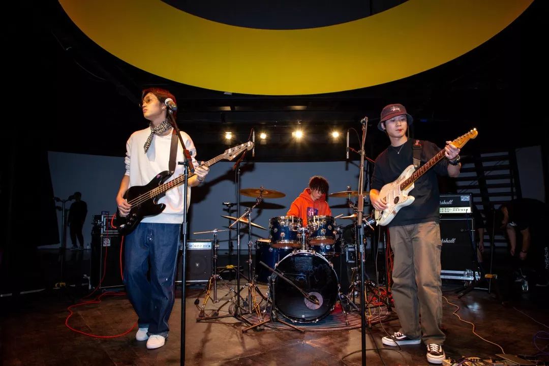 乱涂乱画成就艺术,喜欢在纸上乱涂乱画心理