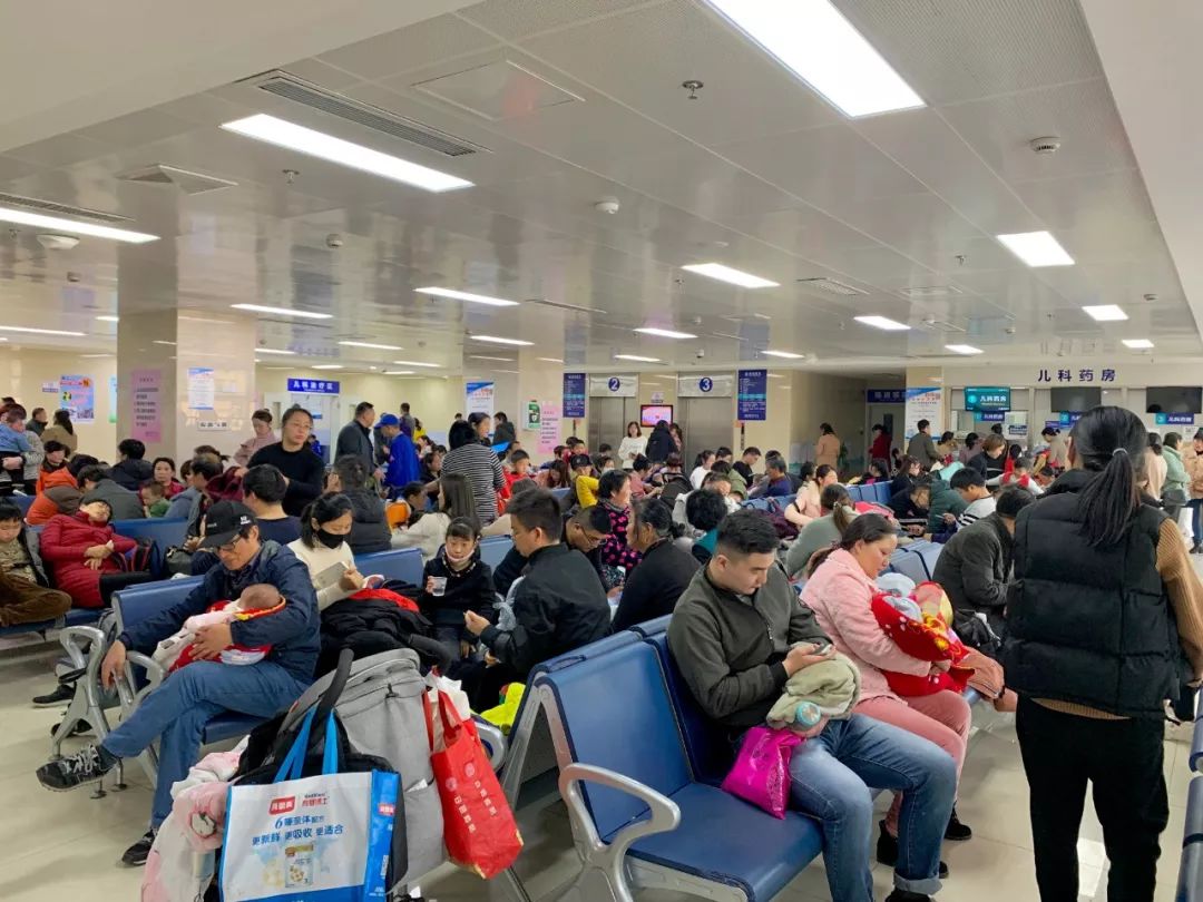 安徽合肥医院儿科爆满,安徽医科大学第一附属医院儿科