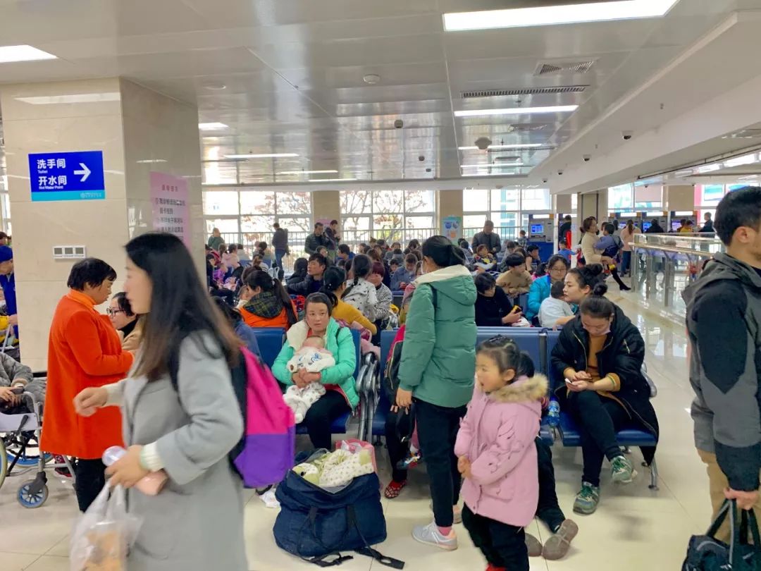 安徽合肥医院儿科爆满,安徽医科大学第一附属医院儿科