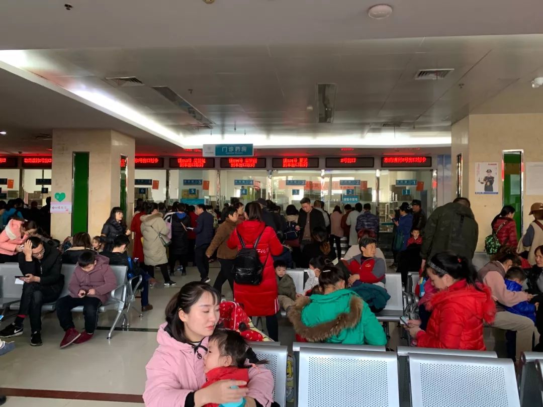 安徽合肥医院儿科爆满,安徽医科大学第一附属医院儿科