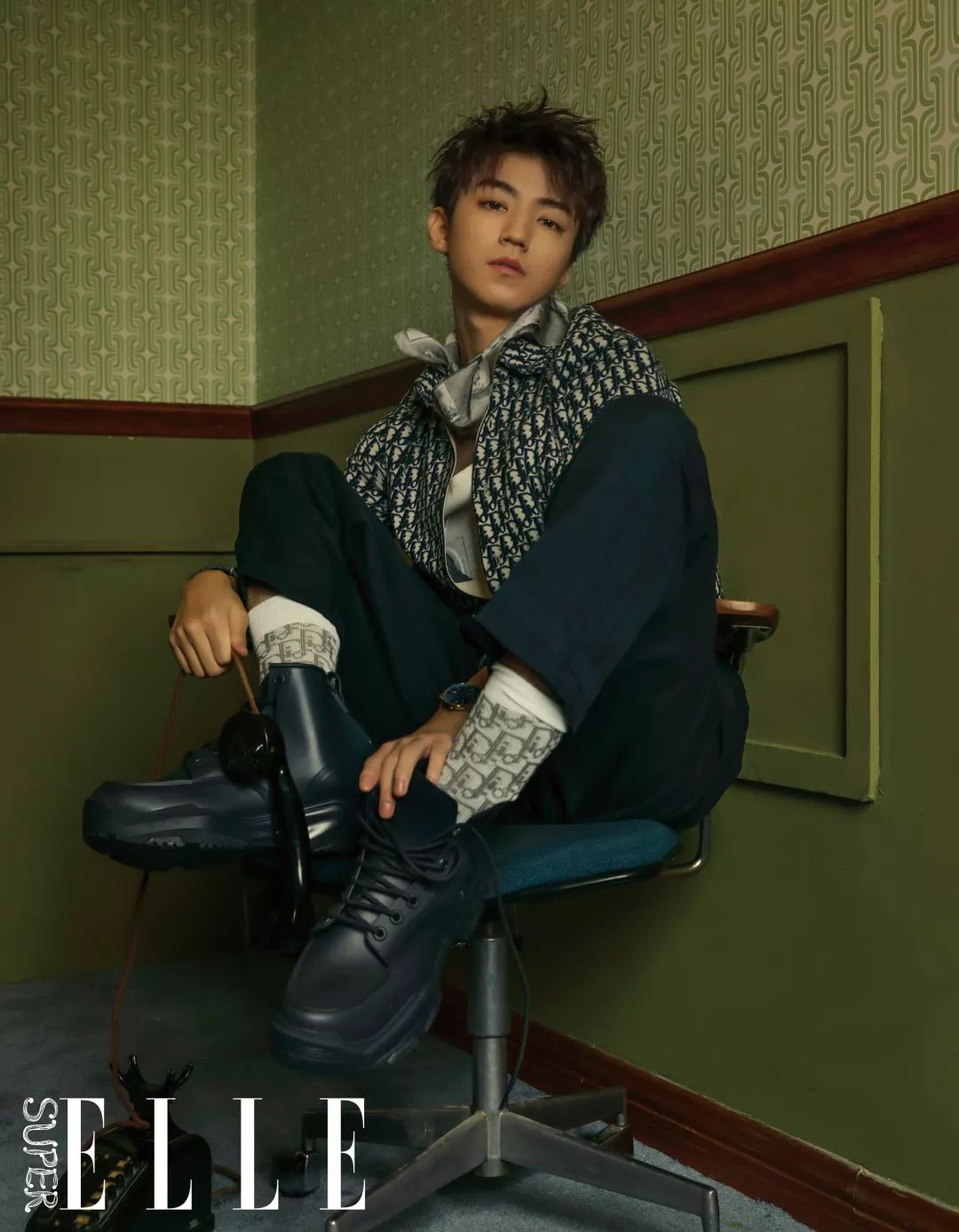 王俊凯的代言色究竟是哪种“蓝”？