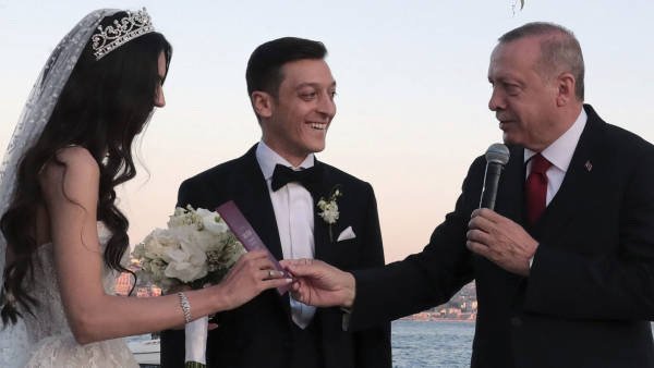 阿森纳发表声明厄齐尔,厄齐尔涉华言论引关注引发热议