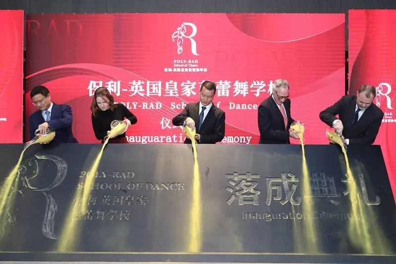 GUCCI、MCM等全新概念店开幕；HM中国试水租衣服务；万达、李宁合作国潮单品|猫头鹰商业周报