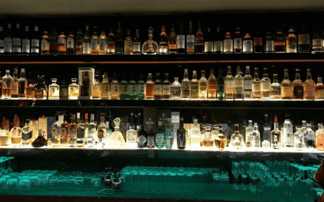 【双语】AGuidetoBarsinZhengzhou郑州不完全酒吧攻略