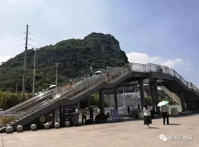 再见了！今天，飞鹅路汽车南站人行天桥被拆，这些旧照还记得吗？