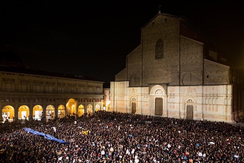 新闻“全欧了”：三个关键词带你理解意大利的“沙丁鱼”运动