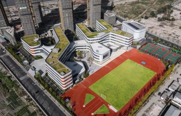 拒绝“千校一律”，浙大教院附中完成漂浮立体校园