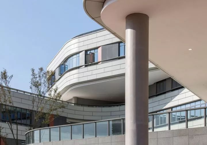 拒绝“千校一律”，浙大教院附中完成漂浮立体校园