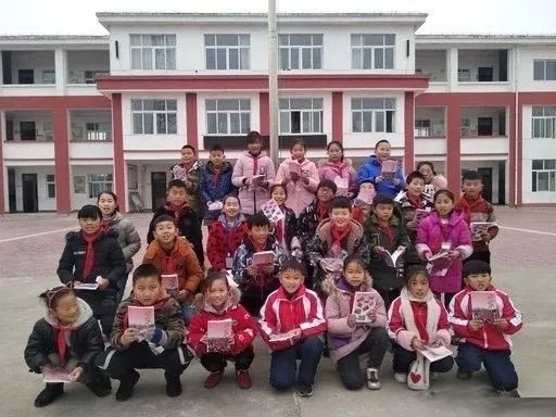 厉害了！邳州这所小学出了一本书！孩子们有了自己的作品集