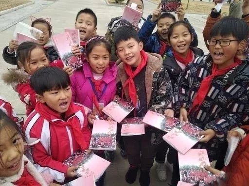 厉害了！邳州这所小学出了一本书！孩子们有了自己的作品集