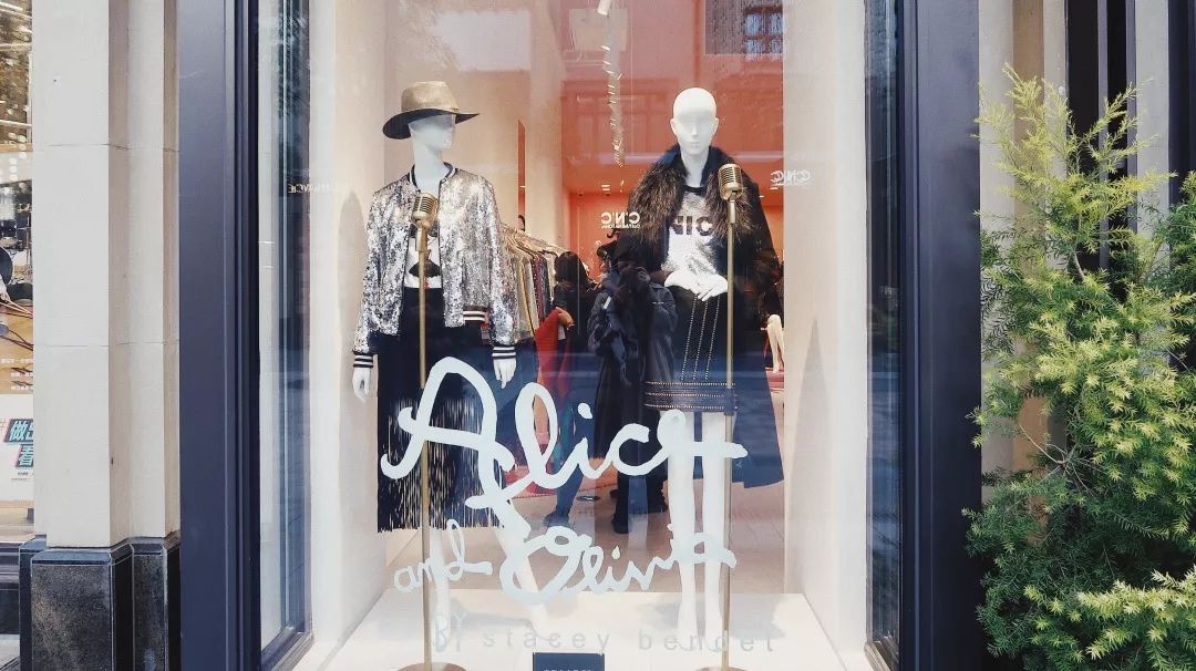 閫涘疄浣撳簵濂藉鏂囨,閫沷utlets