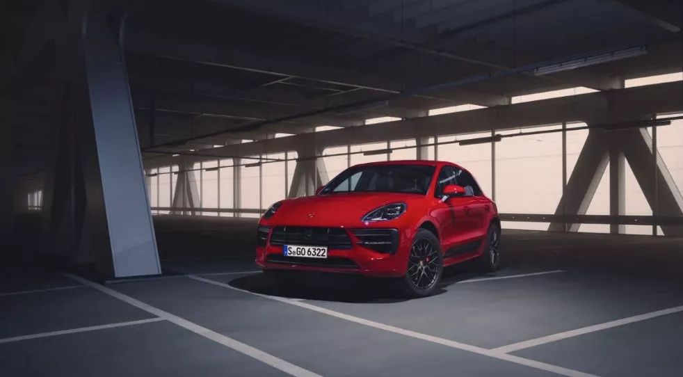 交通部宣布网约车与出租车融合；美国二手电动车交易也有望获补贴；股东退出缘于理想汽车搭建VIE架构；牧马人将出电动版丨智驾晚报