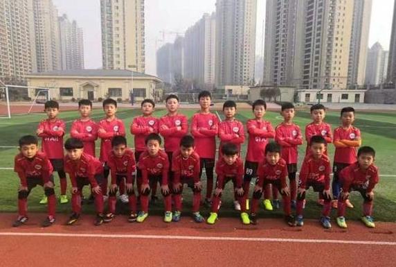 蒙阴一小足球比赛,山东泰山足球队夺冠庆祝