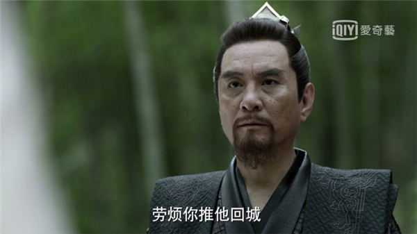 早上6点多公交车挤不挤,早上的公交车非常拥堵