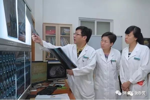 【厉害了】不专业不足以服众，佛中医神奇“刀功”国际舞台演绎精彩