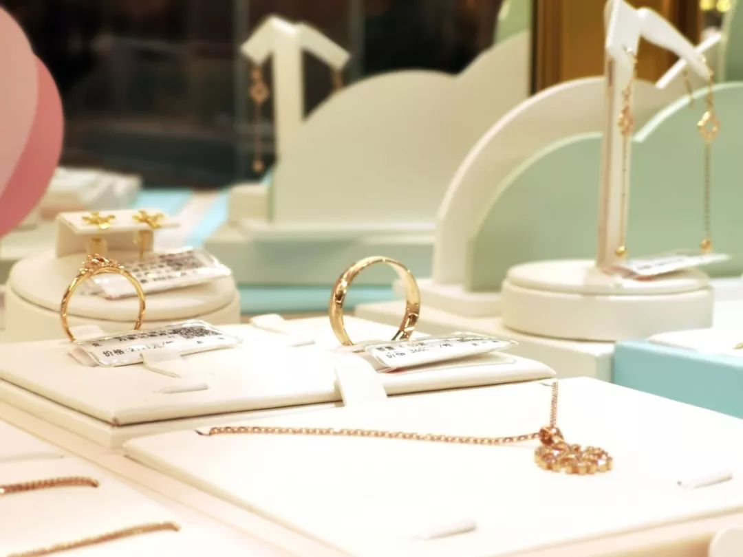黄金珠宝免费送,黄金首饰店开业活动免费送