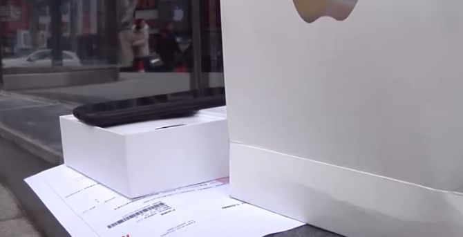 李村这家店花3600元买的苹果手机问题频出,店员态度强硬:不退不换