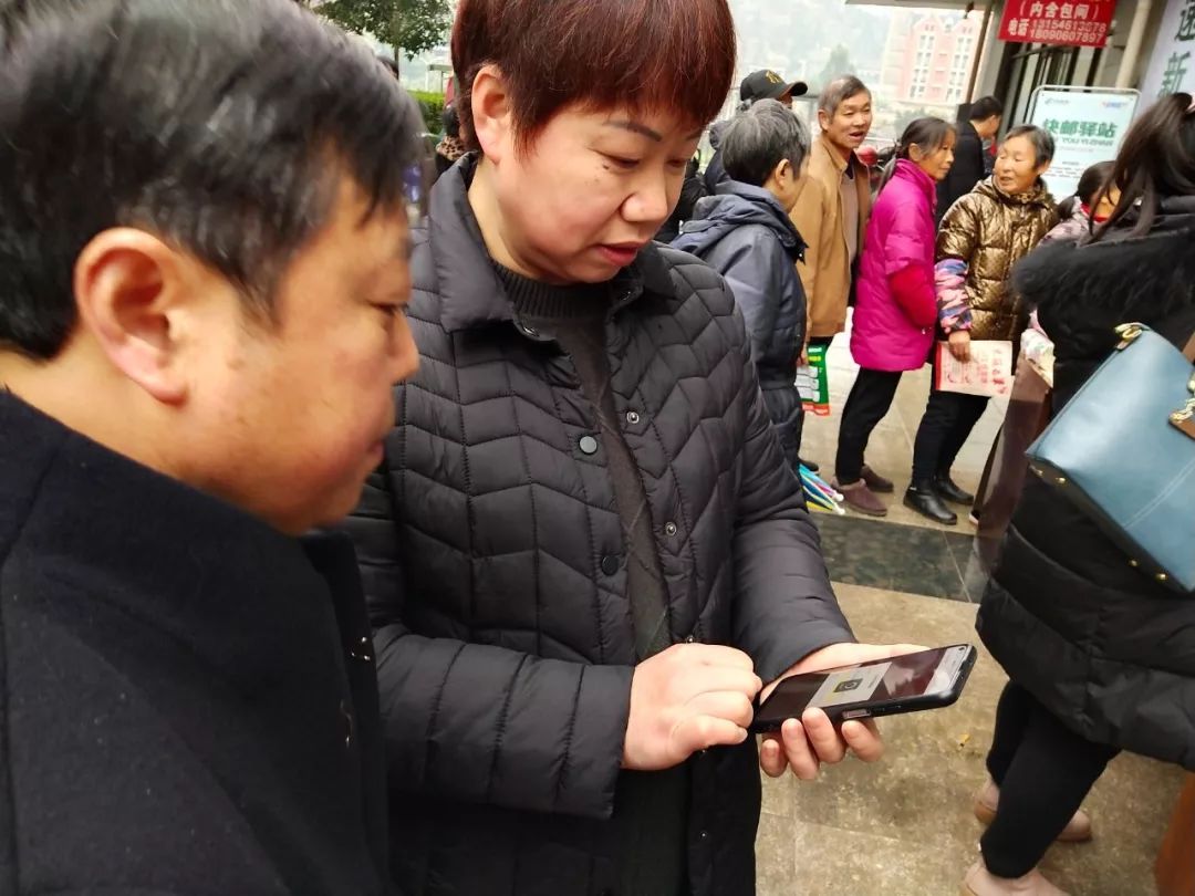 邮件包裹代收代投,还能买火车票,大写的方便