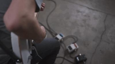 boss吉他效果器怎么调出好音色,电吉他效果器延迟短怎么调