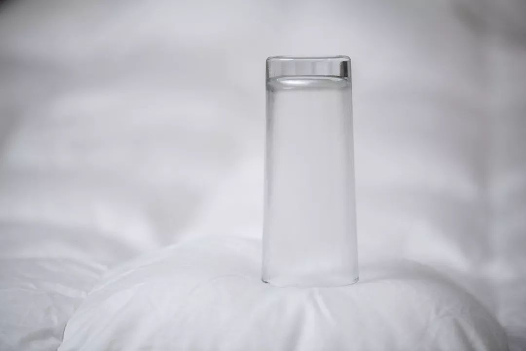 冬天被子正确盖法对照表,真人实测冬天如何盖被子才最暖和