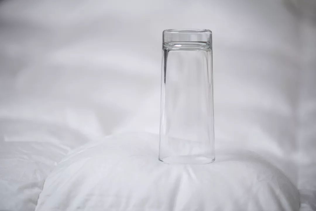 冬天被子正确盖法对照表,真人实测冬天如何盖被子才最暖和