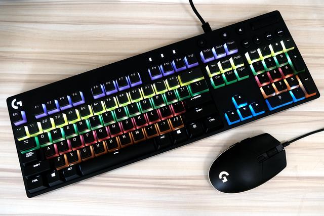 罗技g610机械键盘测评,罗技g610和910的键帽一样么